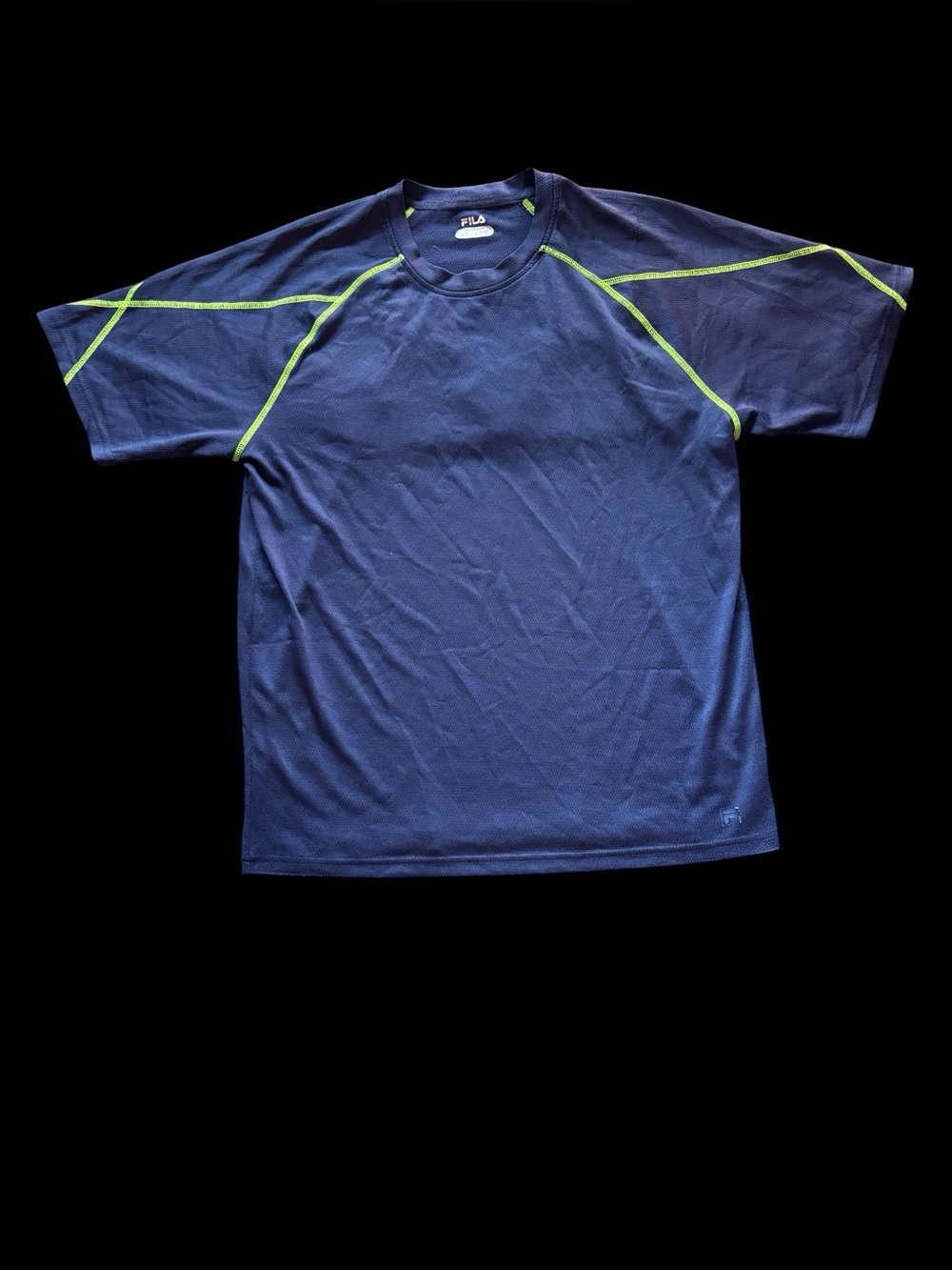 ✨ Fila navy blue
t-shirt with green accents Size L✨